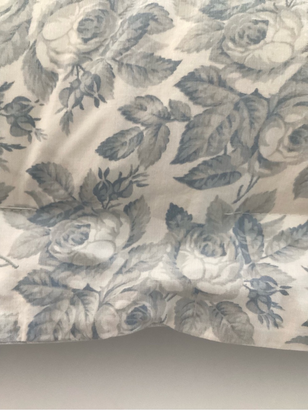 Yves Delorme Classic Blue Cotton Floral Pillow - Picture 11 of 11